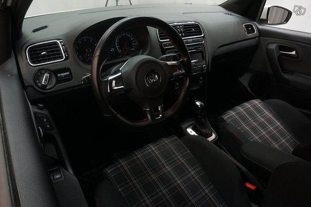 Volkswagen Polo 13