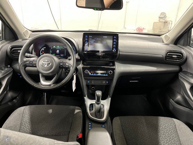 Toyota Yaris Cross 10