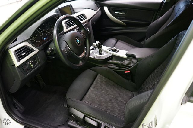 BMW 320 12