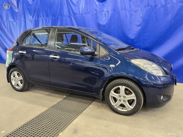 Toyota Yaris 4