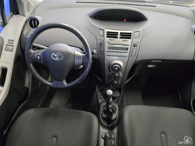 Toyota Yaris 11