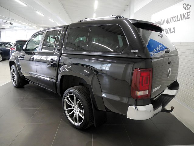 VOLKSWAGEN Amarok 4