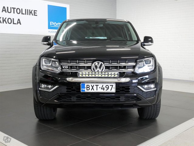 VOLKSWAGEN Amarok 8