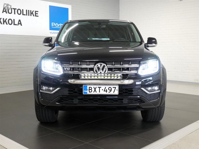 VOLKSWAGEN Amarok 9