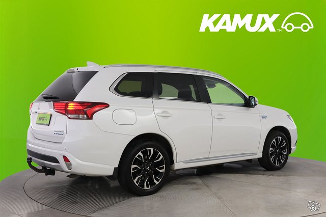 Mitsubishi Outlander 2