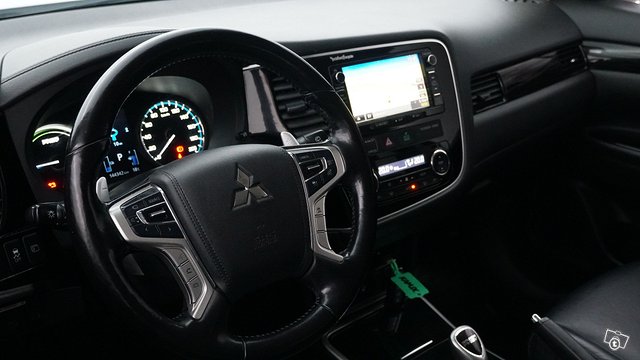 Mitsubishi Outlander 13