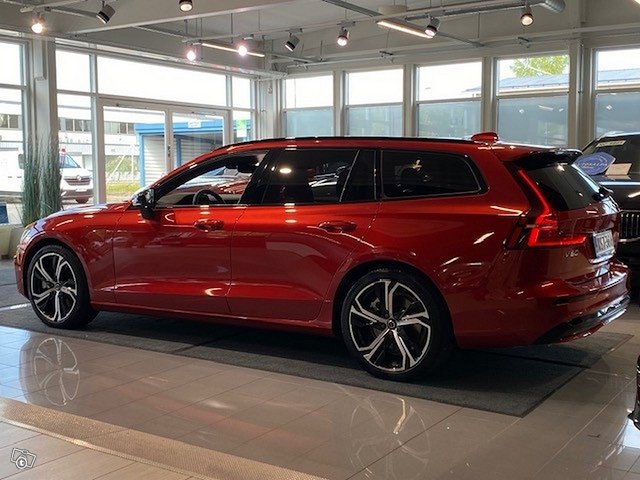 VOLVO V60 6