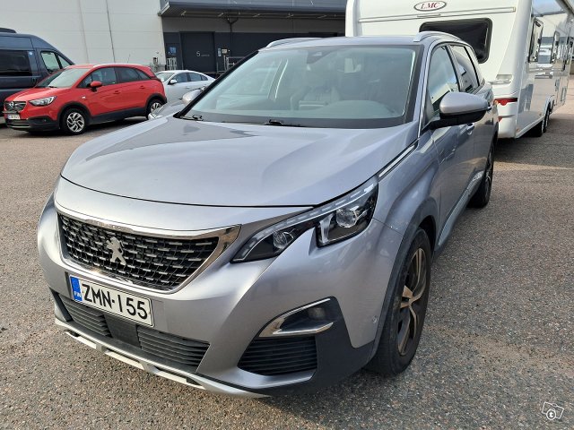 Peugeot 5008 1