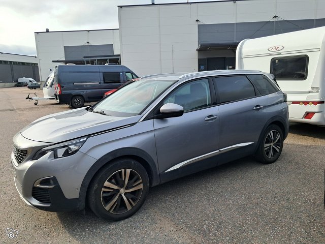 Peugeot 5008 2