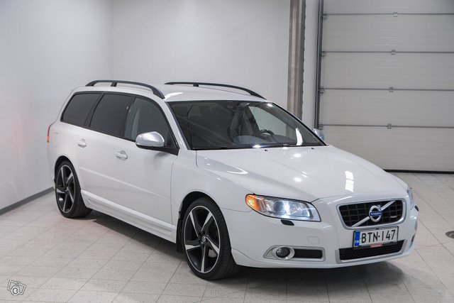 Volvo V70 3