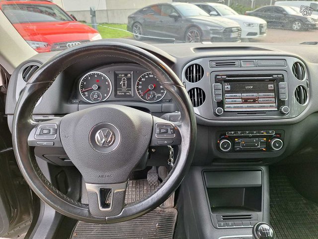 Volkswagen Tiguan 7