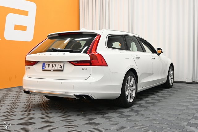 Volvo V90 7