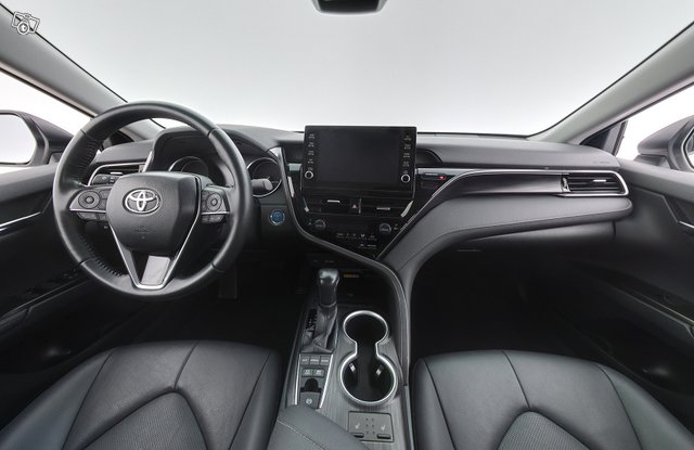 Toyota Camry 10