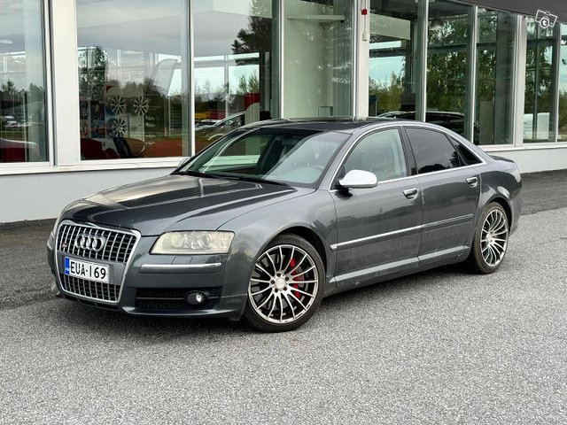 Audi S8