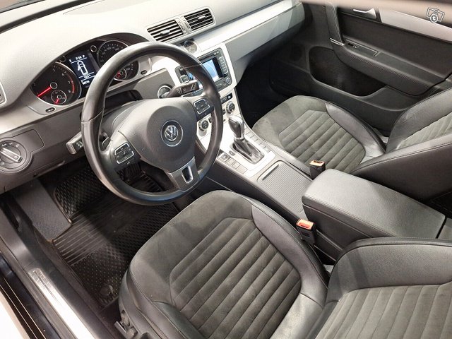 Volkswagen Passat 9