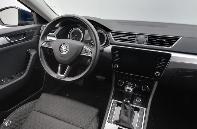 Skoda Superb 9