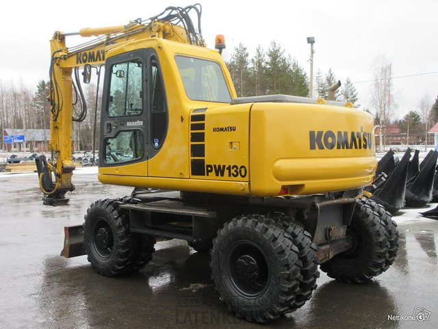 Komatsu PW130-6 Pyöräalustainen Kaivinkone 6