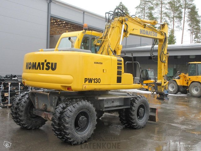 Komatsu PW130-6 Pyöräalustainen Kaivinkone 8