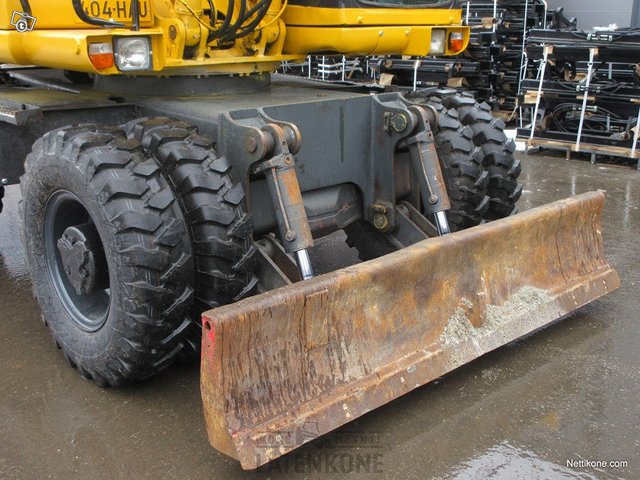 Komatsu PW130-6 Pyöräalustainen Kaivinkone 10