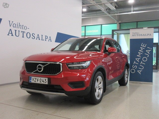 VOLVO XC40 1