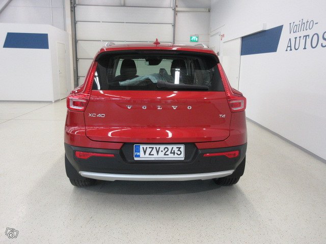 VOLVO XC40 3