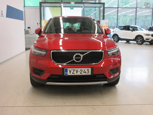 VOLVO XC40 6