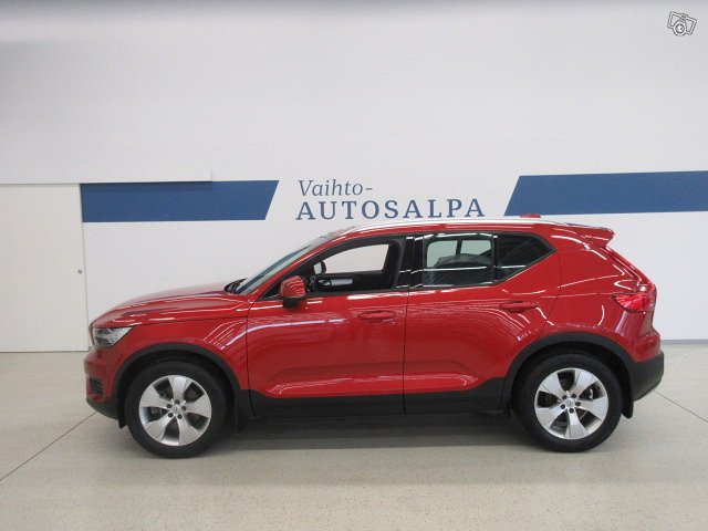 VOLVO XC40 7