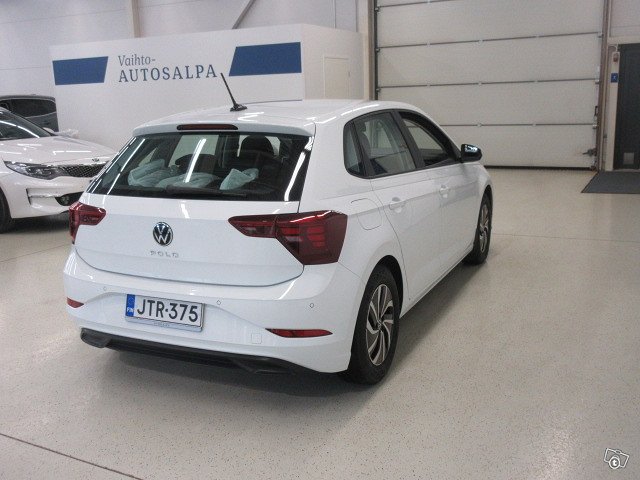 VOLKSWAGEN Polo 4