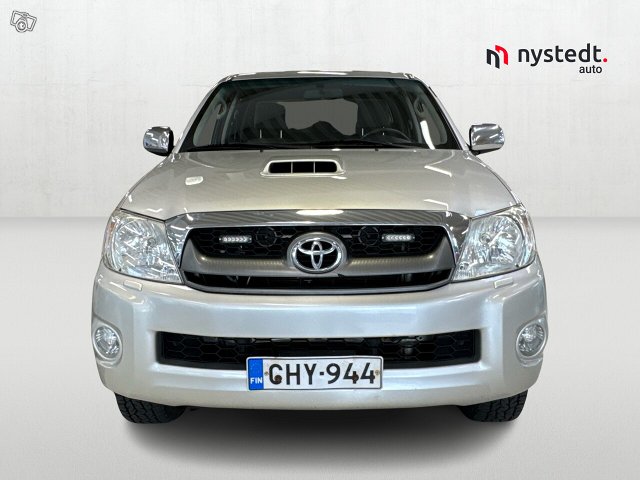 TOYOTA HILUX 7