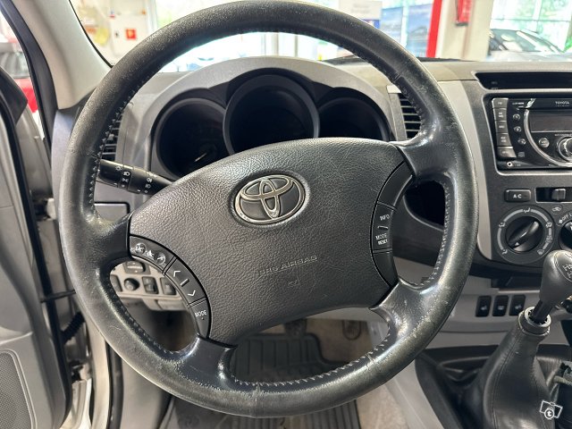 TOYOTA HILUX 12