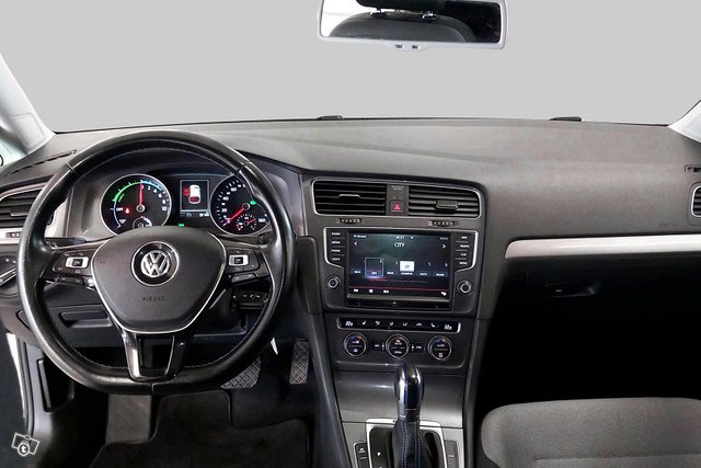 Volkswagen Golf 14