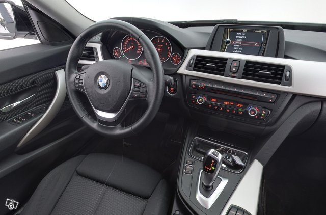 BMW 320 Gran Turismo 15