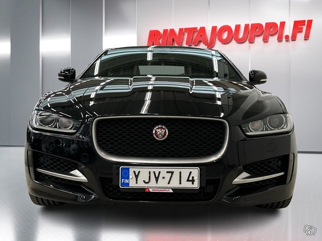 Jaguar XE 3