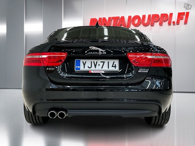 Jaguar XE 5