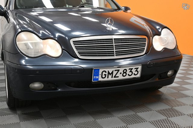 Mercedes-Benz C 8