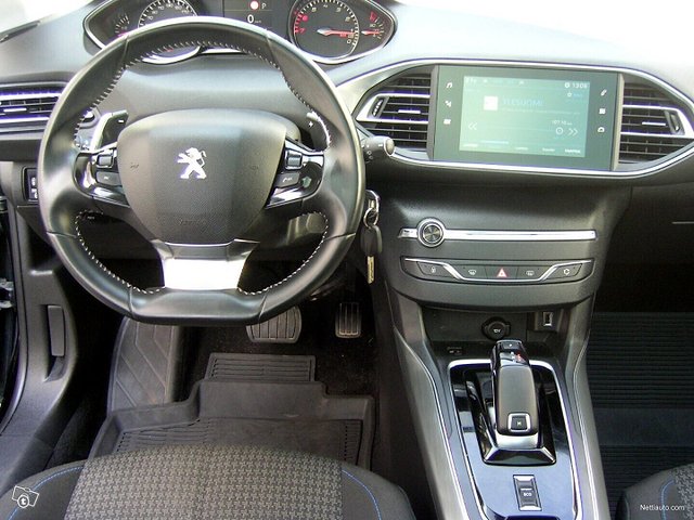 Peugeot 308 7