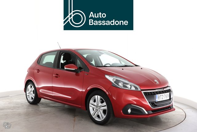 PEUGEOT 208 1