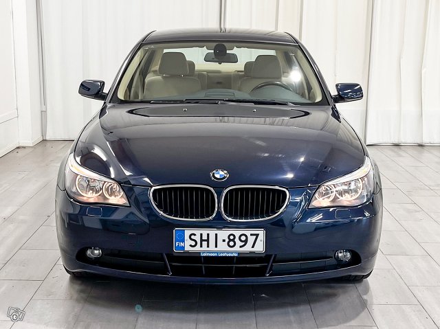 BMW 523 6