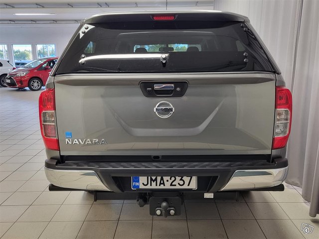 NISSAN Navara 5