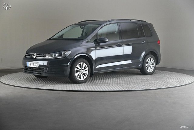 Volkswagen Touran 1