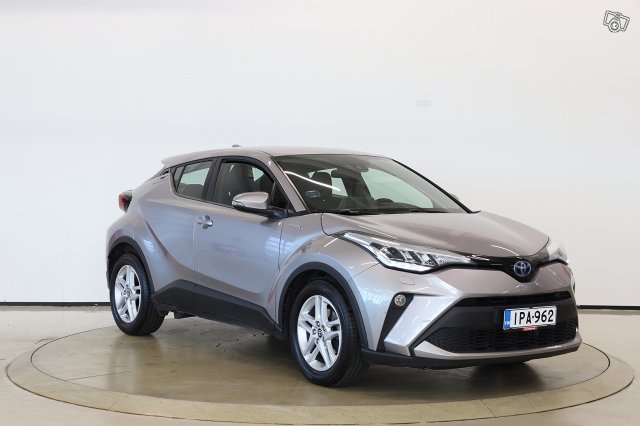 TOYOTA C-HR 3