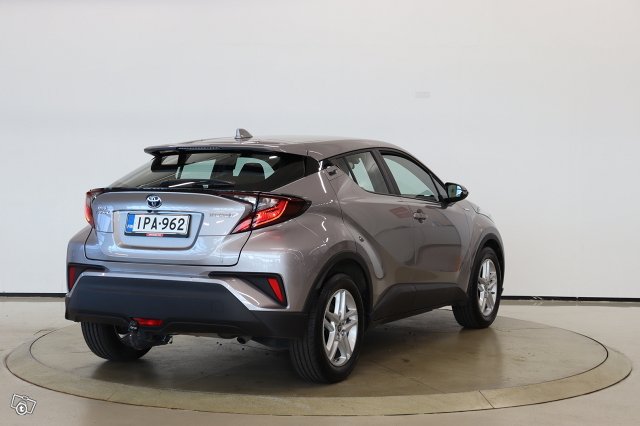 TOYOTA C-HR 5