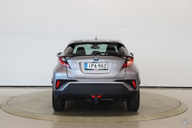 TOYOTA C-HR 6