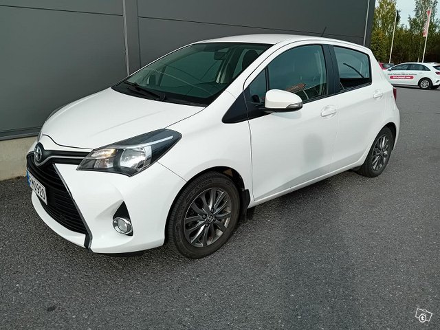 Toyota Yaris 1