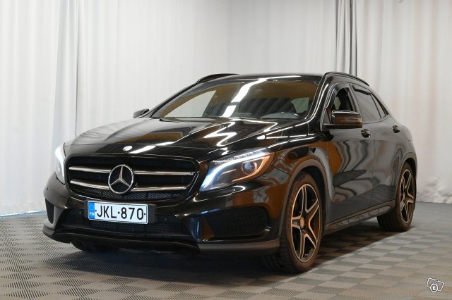 Mercedes-Benz GLA 4