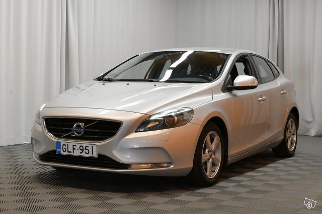 Volvo V40 4