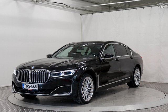 BMW 745