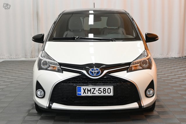 Toyota Yaris 2