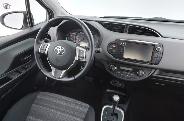 Toyota Yaris 11