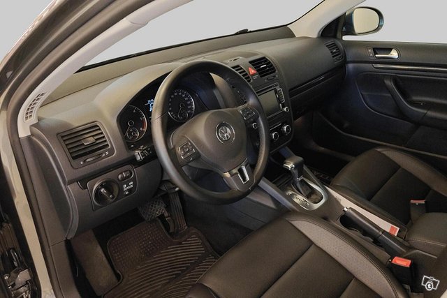 Volkswagen Jetta 12